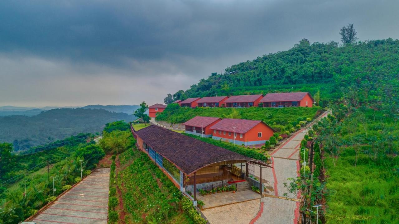 The Estate Resort , Mangalore Mudbidri エクステリア 写真