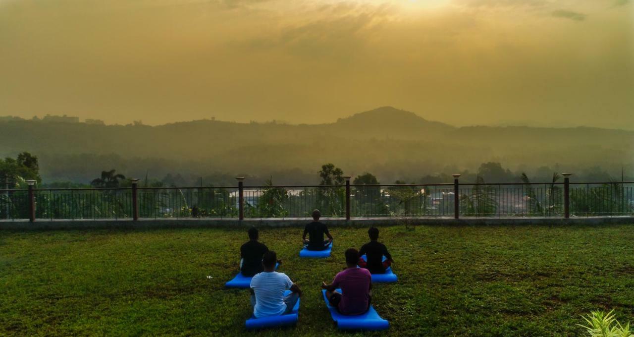 The Estate Resort , Mangalore Mudbidri エクステリア 写真